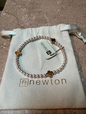 Enewton Signature Gold Cross/Pearl Stretch Bracelet
